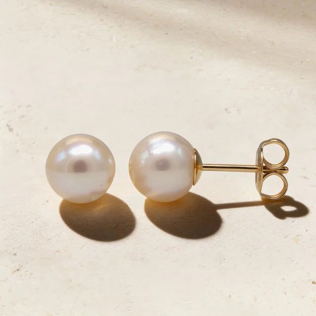 OGL Pearl Earring in 18K Yellow Gold