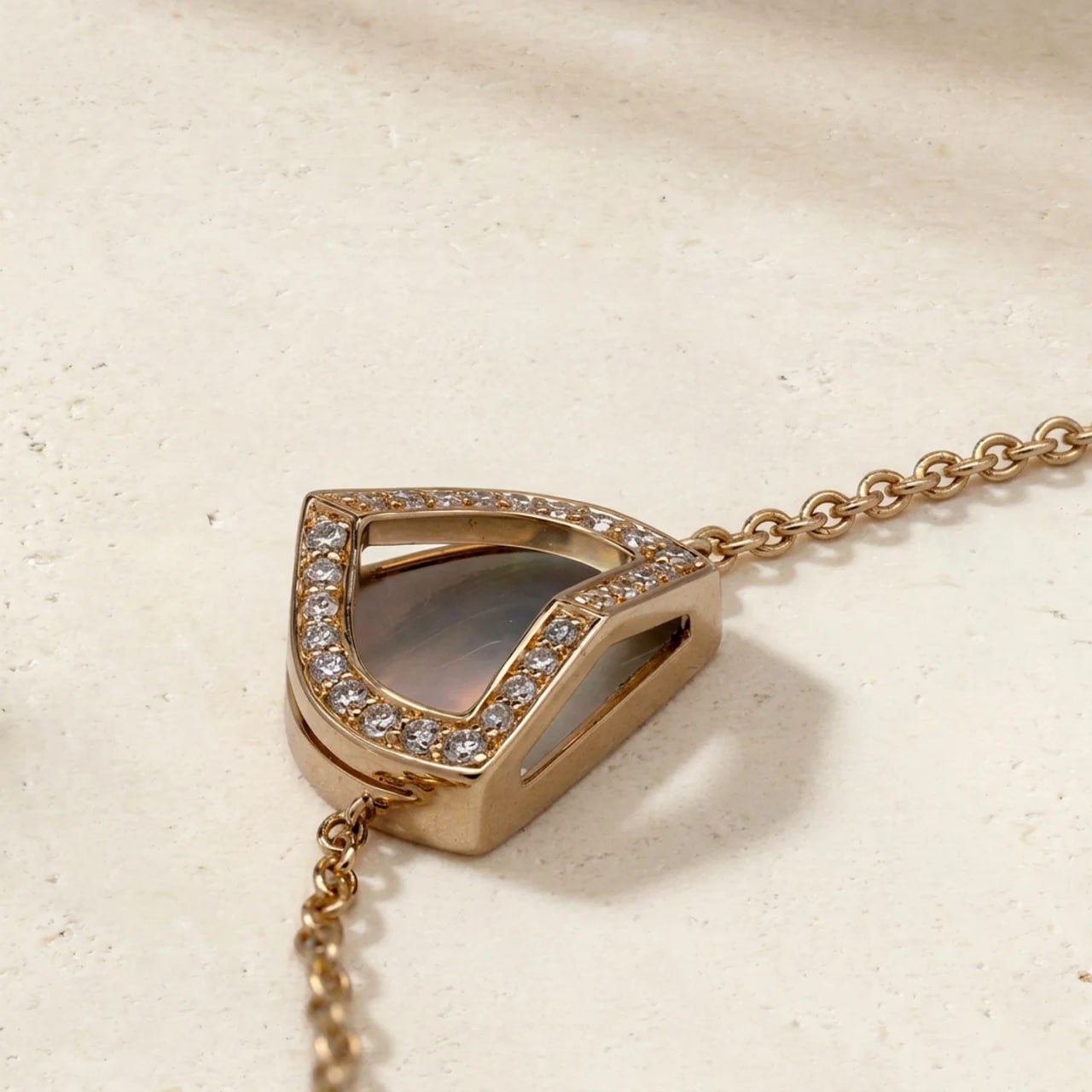 Art Deco Diamond Bracelet in 18K Yellow Gold