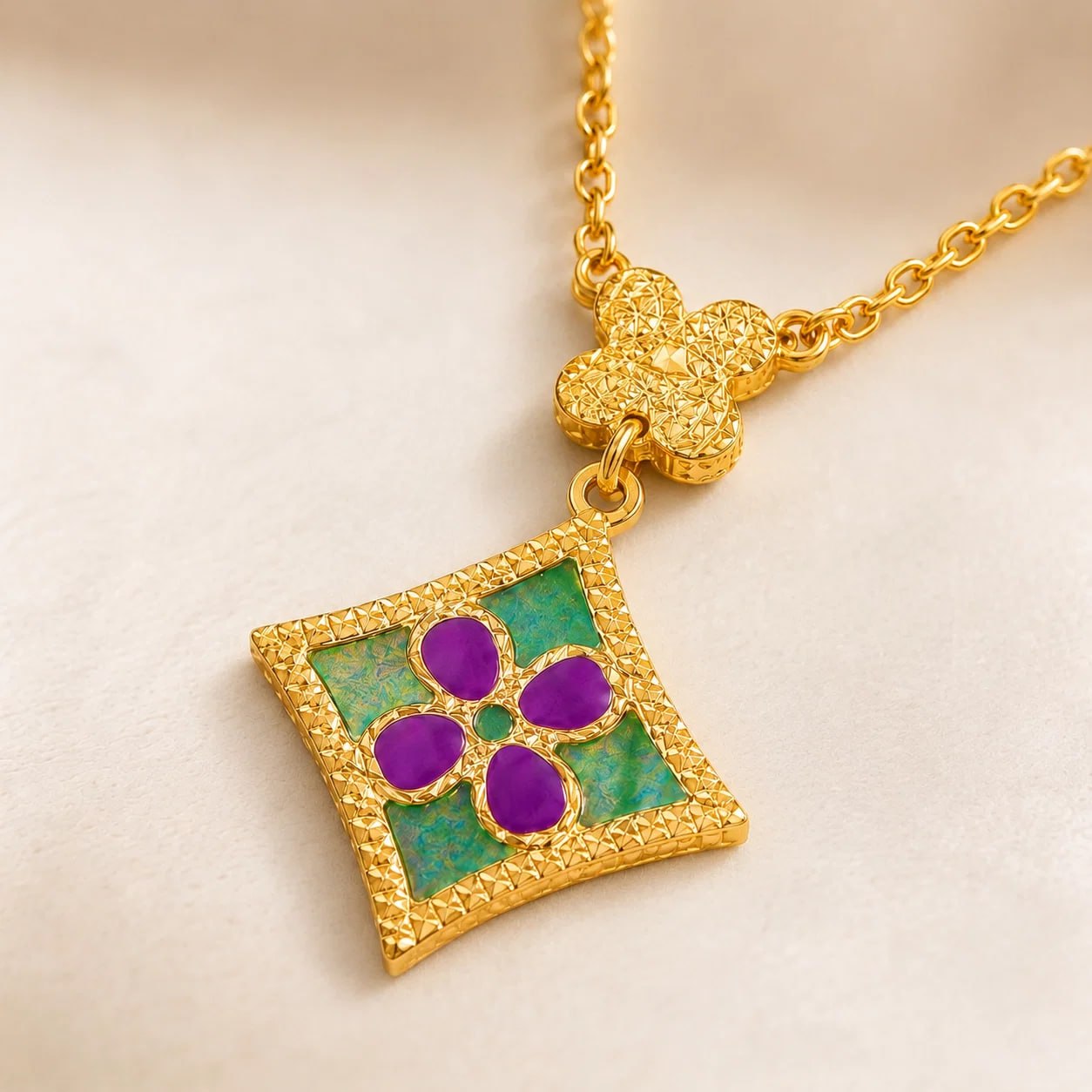 Marrakech Reversible Necklace in 18K Yellow Gold